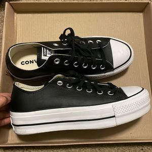 Converse black low tops Size 7